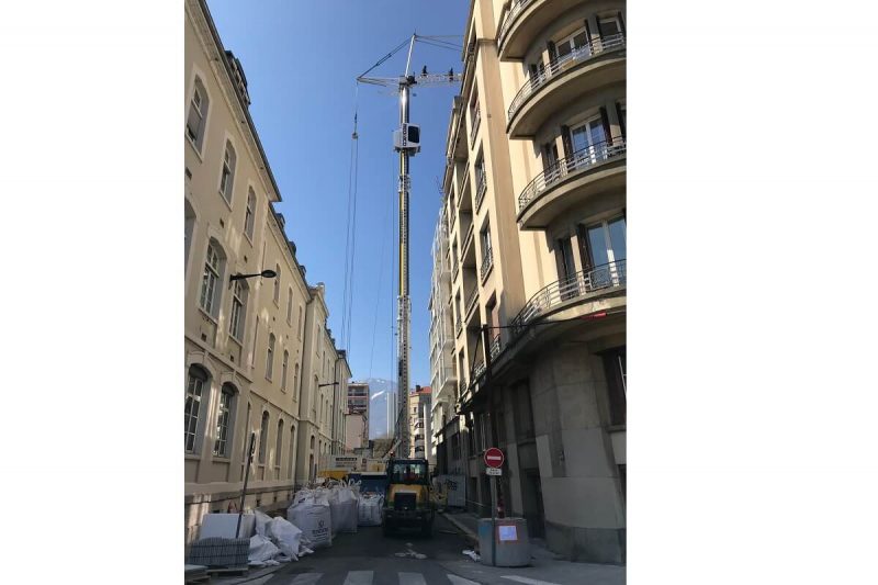 GRENOBLE Le Select grue approvisionnement substrat terrasses suspendues